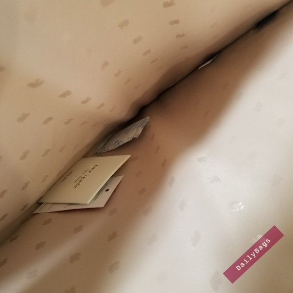 KATE SPADE L-ZIP MINNIE MOUSE LAPTOP CASE BEIGE - Picture 11 of 14